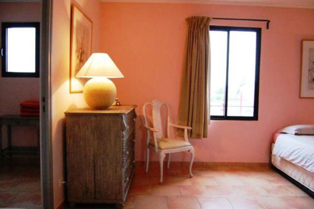 Hotel Le Relais Du Luberon Maubec  Room photo