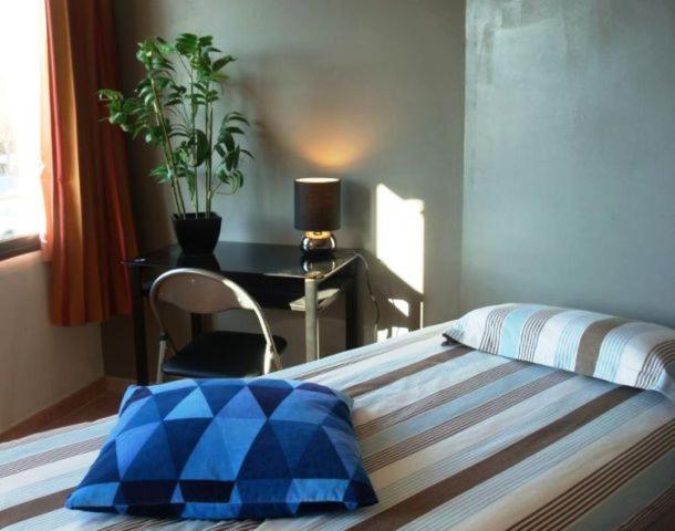 Hotel Le Relais Du Luberon Maubec  Room photo