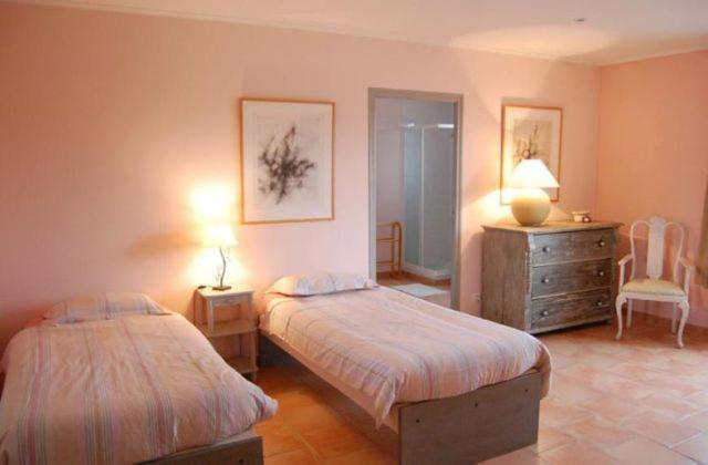 Hotel Le Relais Du Luberon Maubec  Room photo