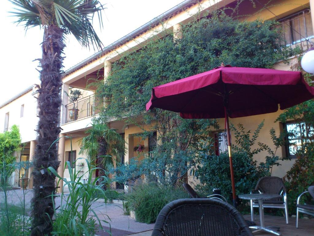 Hotel Le Relais Du Luberon Maubec  Exterior photo